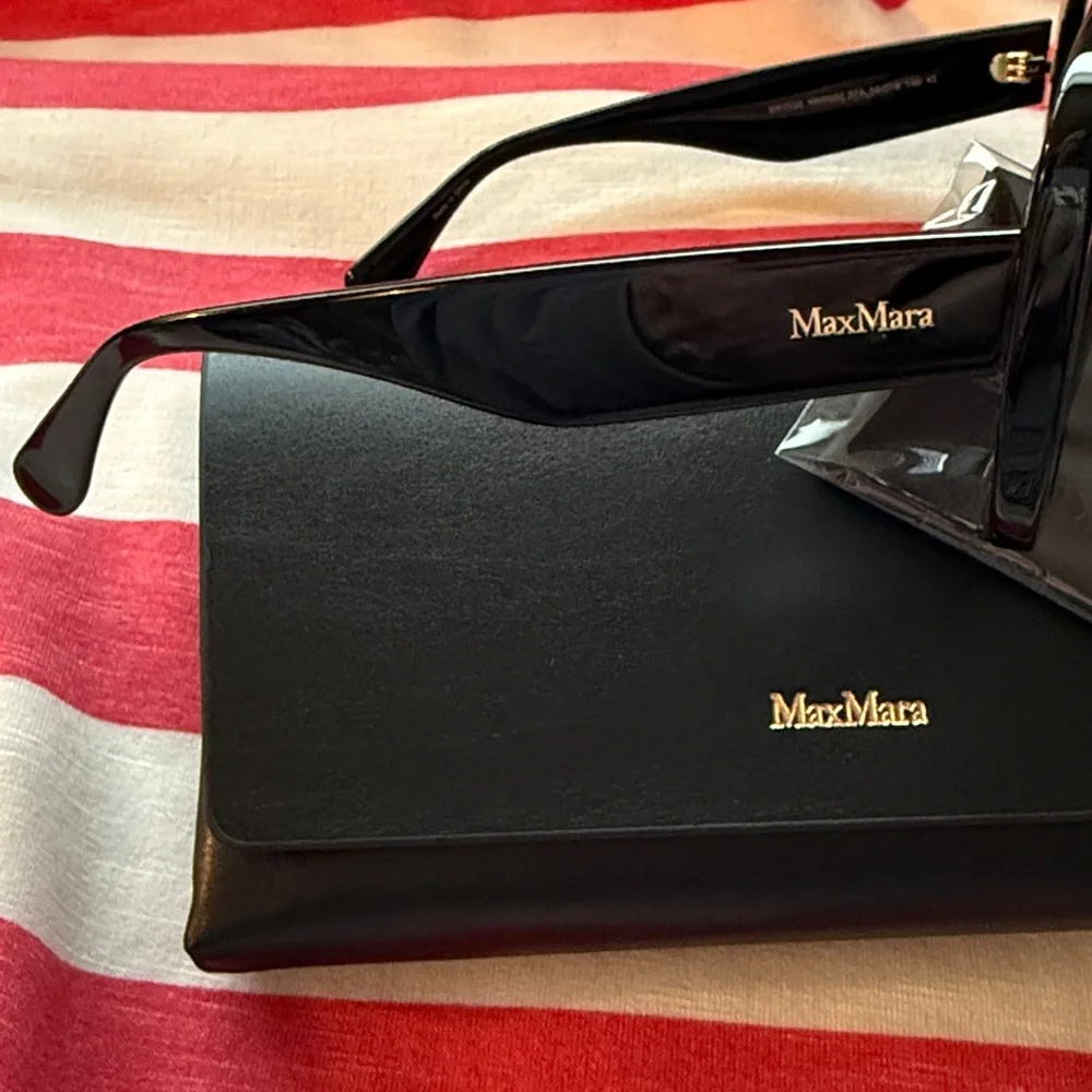 MaxMara 55mm Black Vintage Inspired Rounded Sunglasses with Dark Lenses NIC